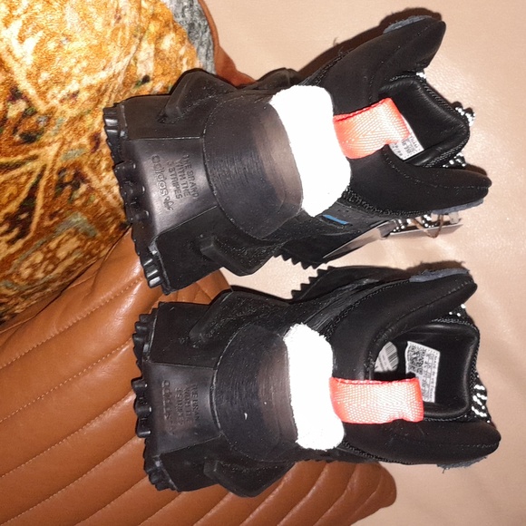 🌺ADIDAS HUMANRACE Sneakers - Picture 4 of 11